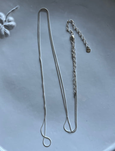 Sketch Line Necklace