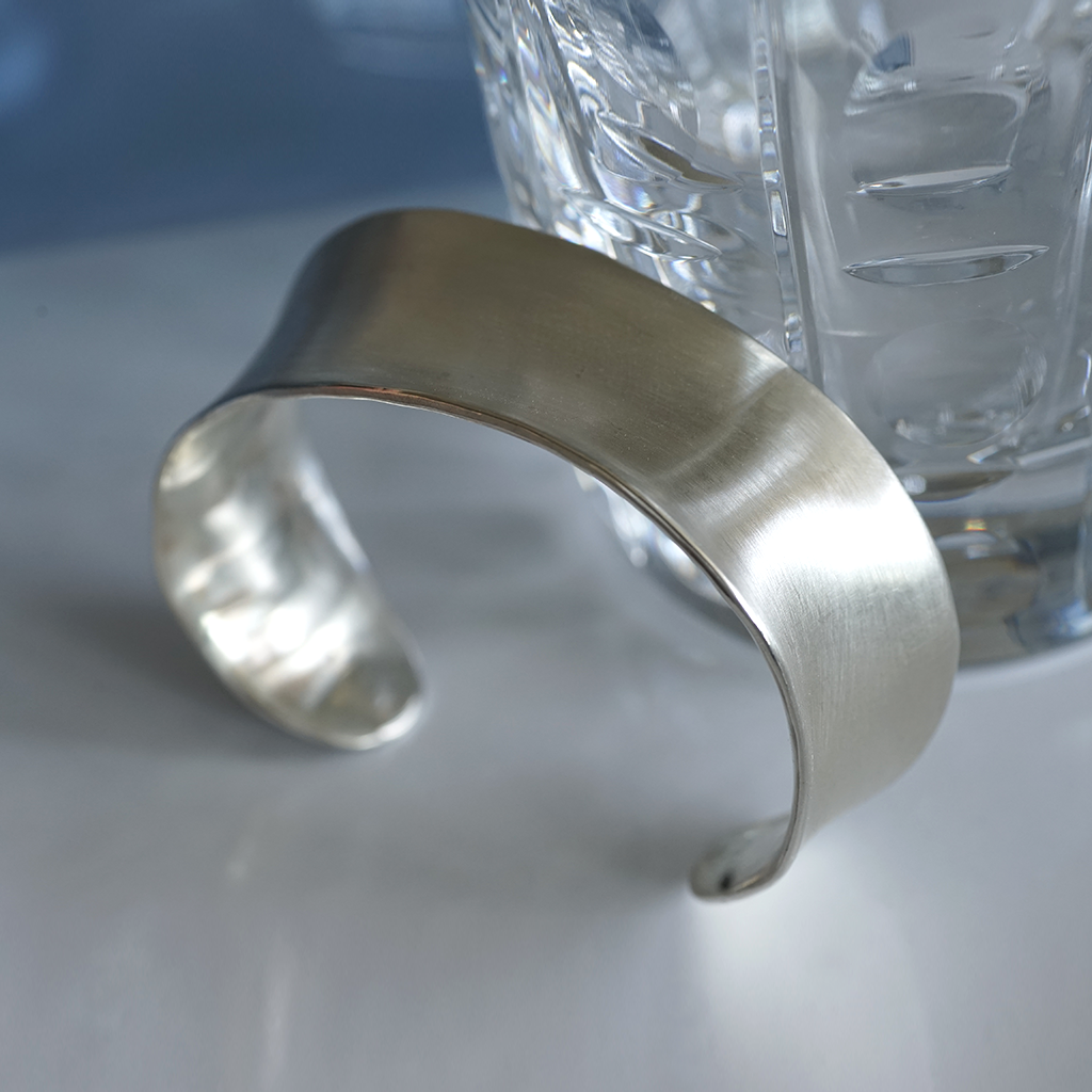 Wind Bangle – ao jewelry
