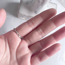 Twist Ring
