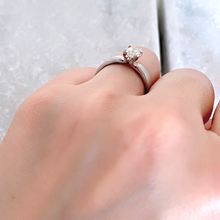 Fancy white diamond Ring