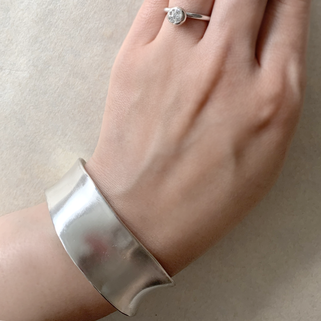 ao jewelry Wind bangle 02ゴールド バングル Wind Bangle – ao jewelry