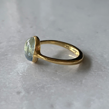 Fountain Ring   Aquamarine K18